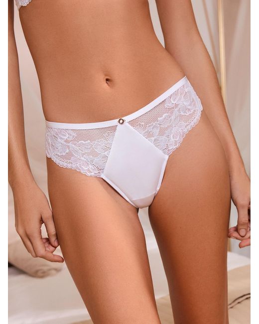 Lipsy White String