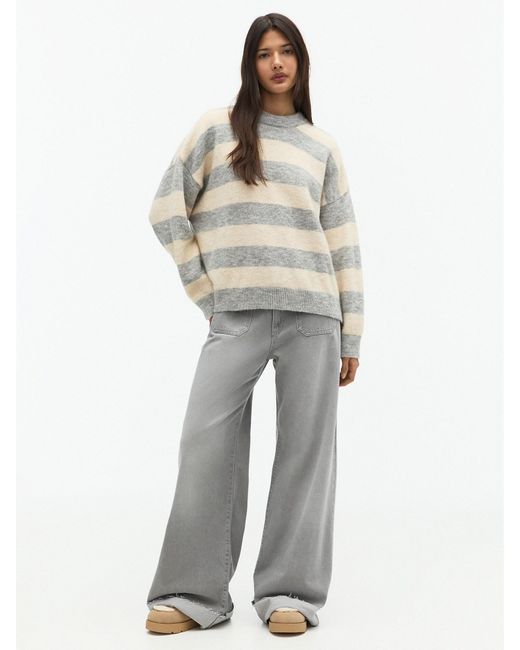 Pull&Bear White Pullover Pacific