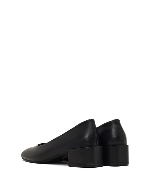 Derimod Black Pumps