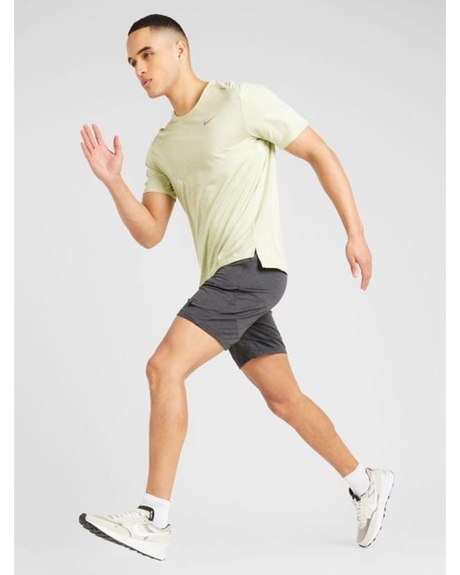 Nike Funktionsshirt 'rise 365' in Green für Herren