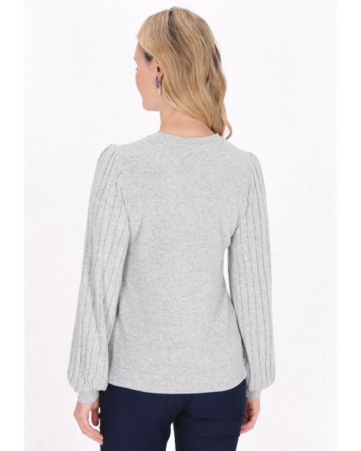 Usha White Pullover