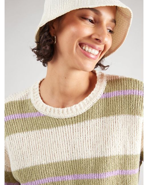 Billabong White Pullover 'Make It Waves'