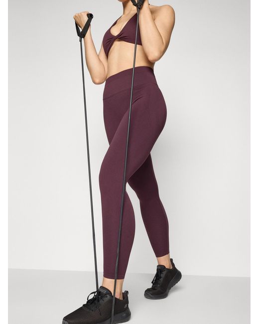 Fabletics Purple Sporthose