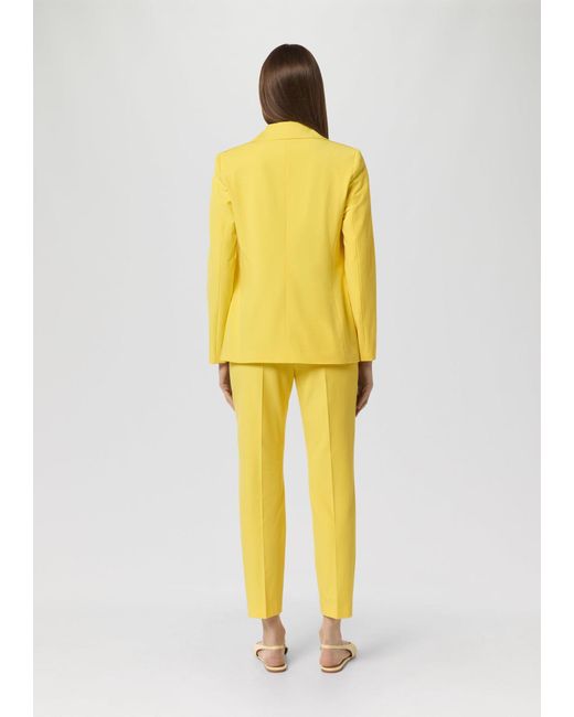 Comma, Yellow Blazer