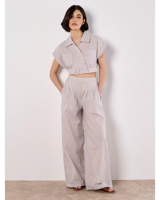 Apricot White Bluse
