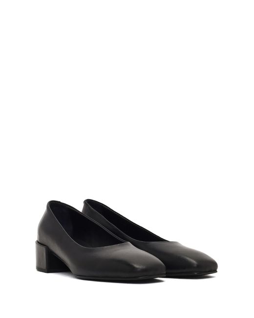 Derimod Black Pumps