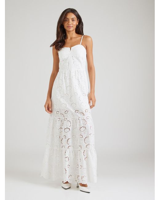 millane White Kleid