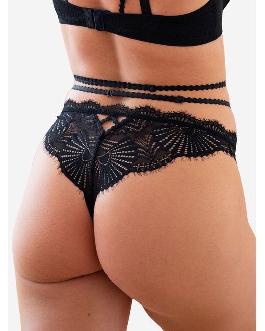 SugarShape Black String Lola