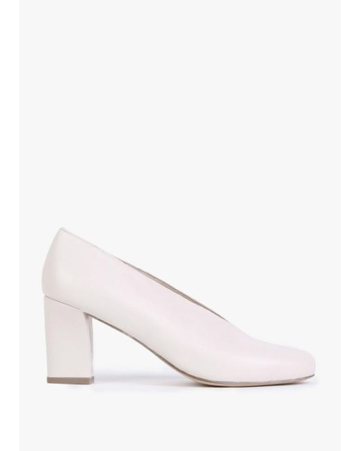 Daniel White Aneso Cream Leather V Front Court Shoes