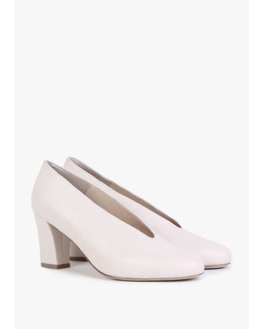 Daniel White Aneso Cream Leather V Front Court Shoes