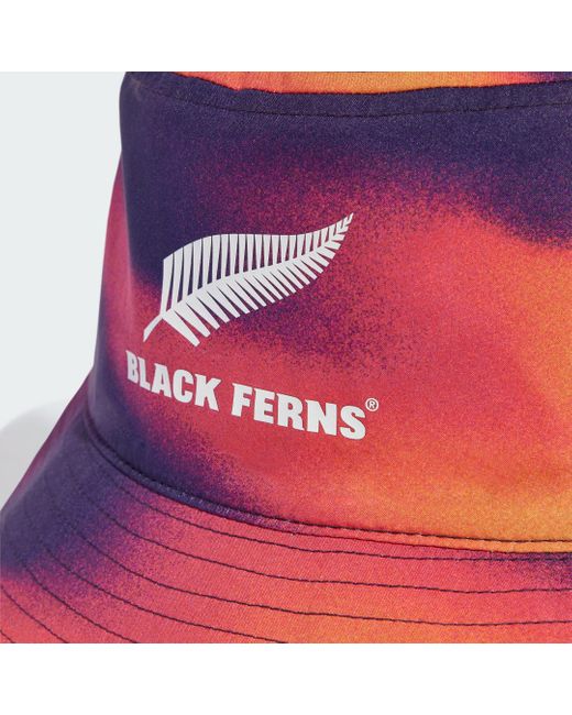 Cappello Ferns Graphic Bucket di Adidas in Pink