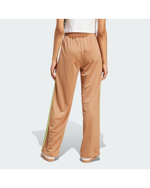 Track Pants Adicolor Classic Firebird Loose di Adidas in Natural