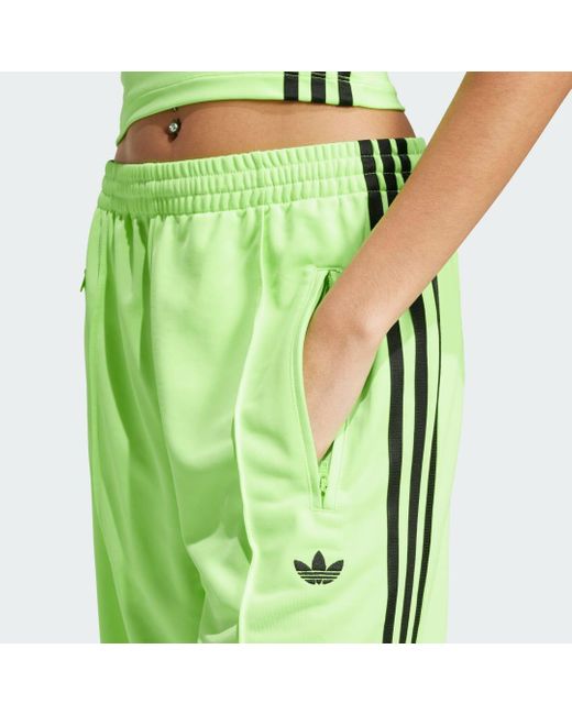 Track Pants Adicolor Classic Firebird Loose di Adidas in Green