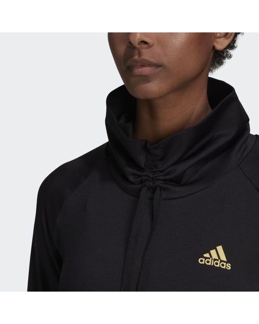 big collar sweatshirt