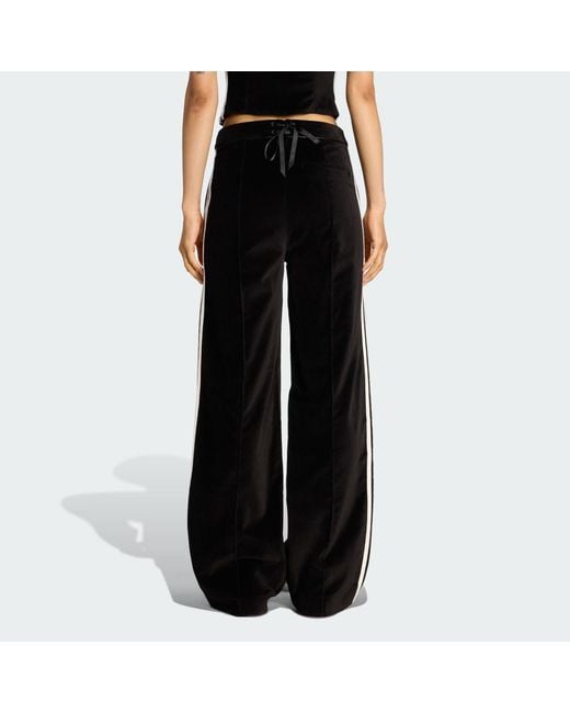 Pantaloni Originals Velvet di Adidas in Black