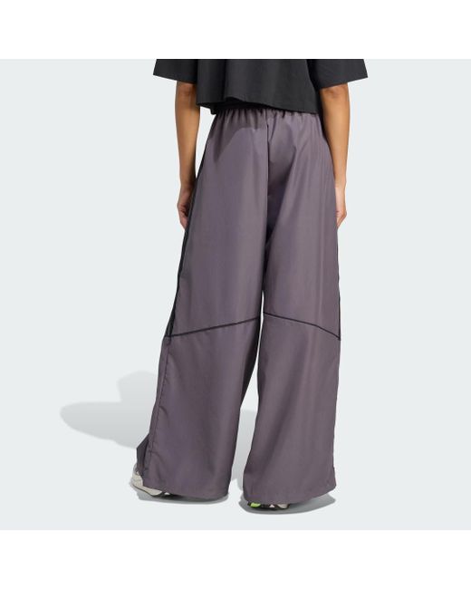 Teamgeist Adicolor Pantaloni Da Allenamento Cuciti Oversize di Adidas Originals in Gray