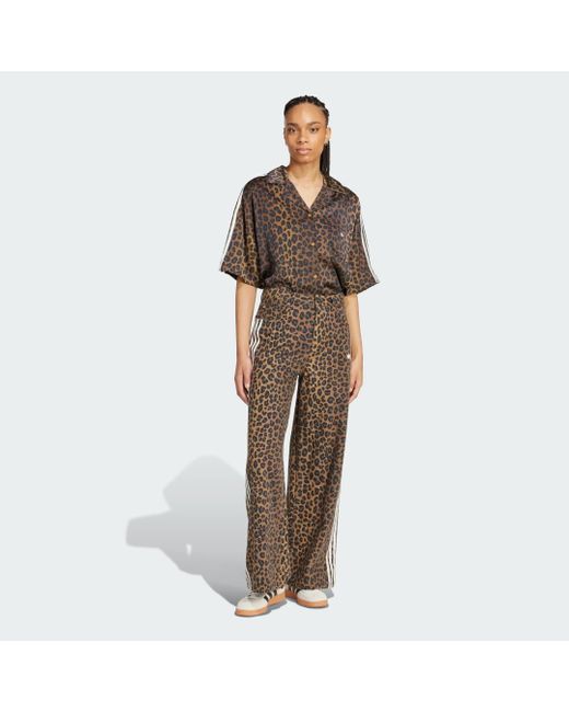 Pantaloni Originals Denim Loose di Adidas in Brown