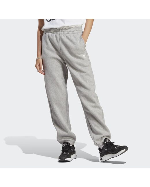 Adidas Essentials Fleece Joggingbroek in het Gray