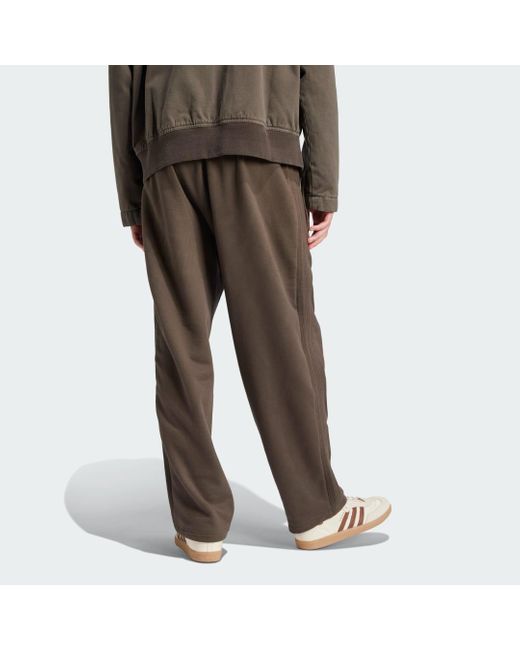 Pantaloni Premium Essentials Open Hem di Adidas in Brown da Uomo