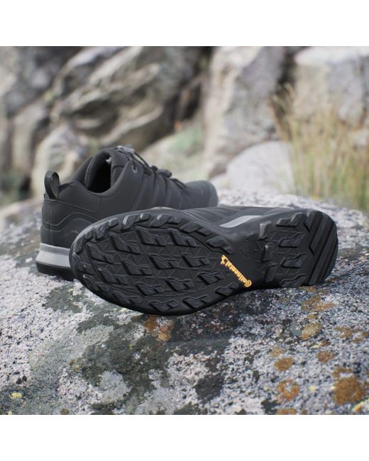 Scarpe da hiking Terrex Swift R2 GORE-TEX di Adidas in Black da Uomo