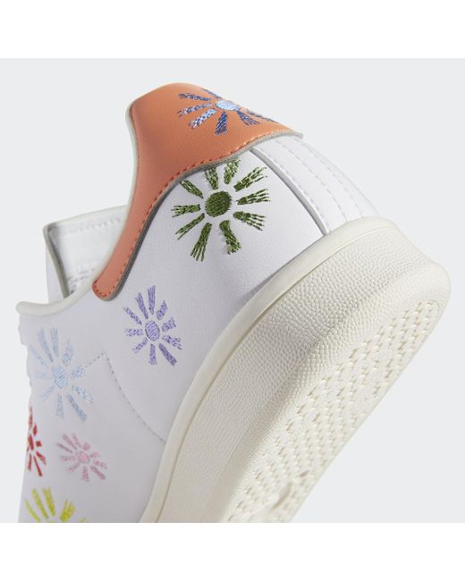 adidas Kant Stan Smith Pride Schoenen in het Wit voor heren - Lyst