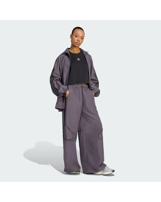 Teamgeist Adicolor Pantaloni Da Allenamento Cuciti Oversize di Adidas Originals in Gray