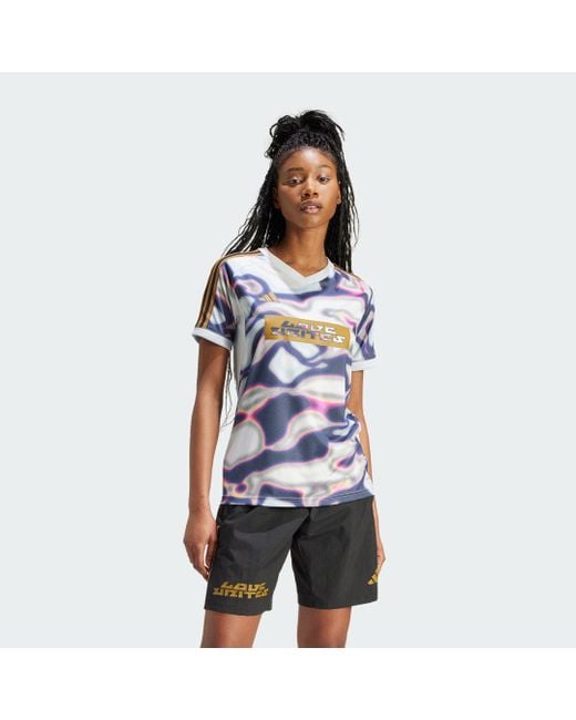 Maglia Tiro Pride di Adidas in White