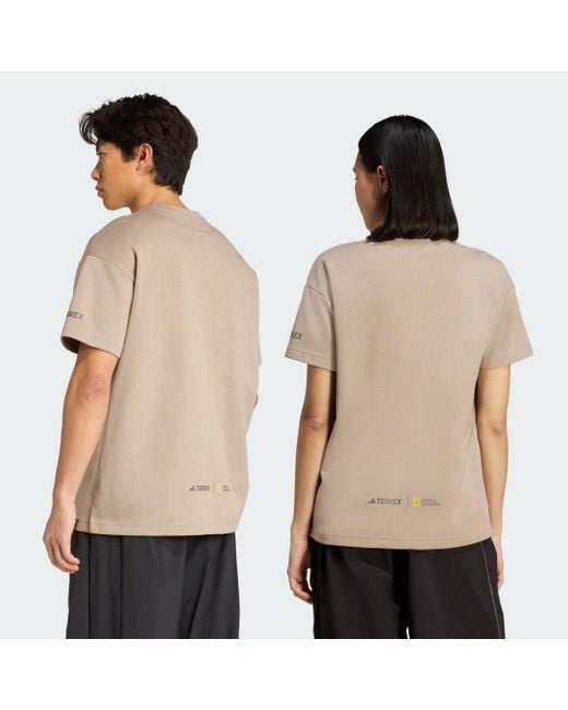Camiseta National Geographic Uf Aeroready Graphic Adidas de color Natural