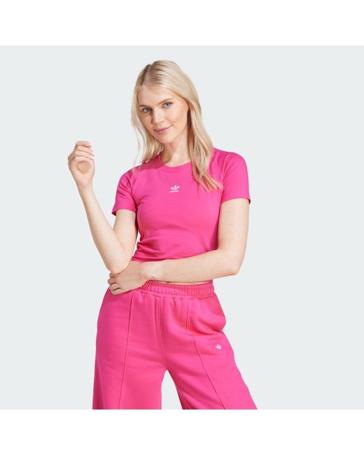 T-SHIRT ESSENTIALS SHORT di Adidas in Pink