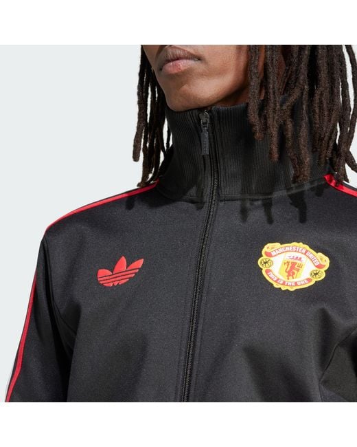 Manchester united track top discount