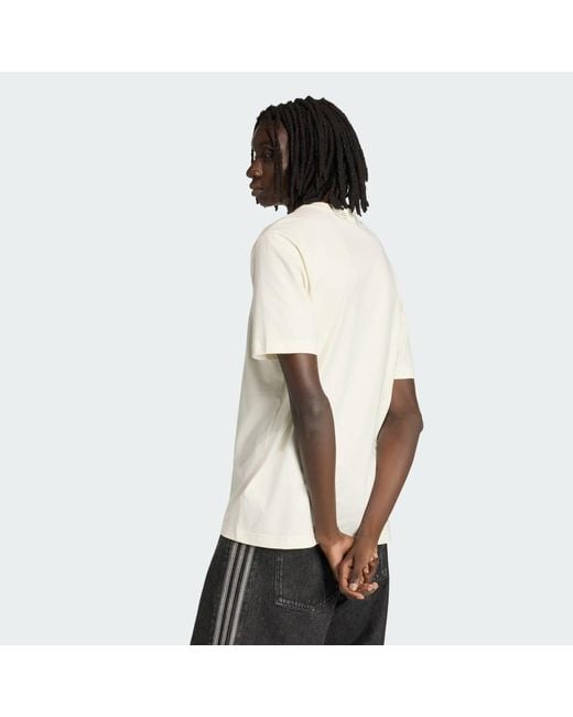 Adidas White Fc Bayern Seasonal Graphic T-Shirt for men