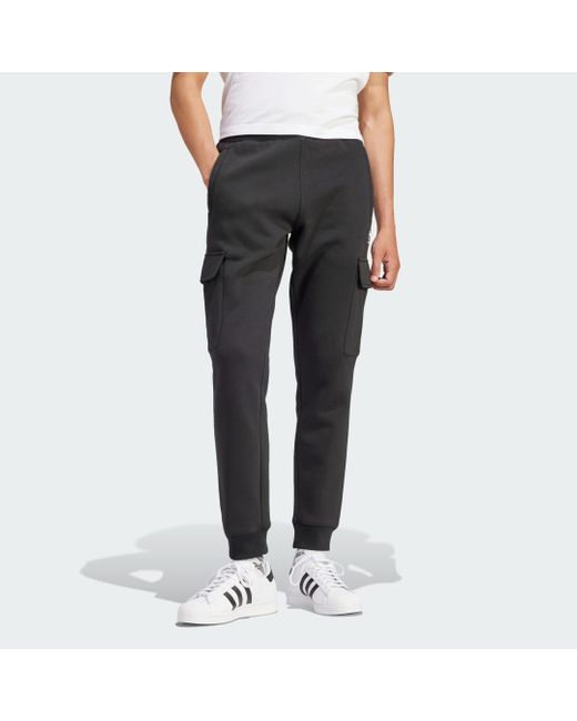 Pantaloni Trefoil Essentials Cargo di Adidas in Black da Uomo