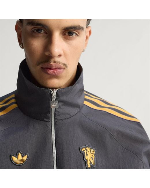 Giacca Manchester United Terrace Icons Mezza Zip di Adidas in Gray da Uomo