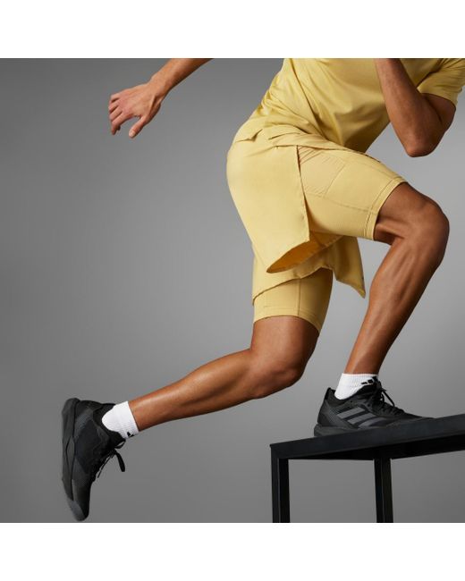 Short HIIT Workout HEAT.RDY 2-in-1 di Adidas in Yellow da Uomo