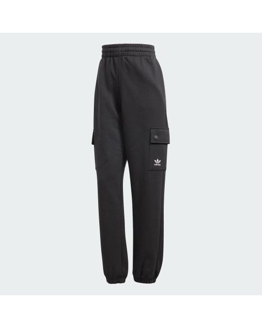 Pantaloni Essentials Fleece Cargo Jogger di Adidas in Black