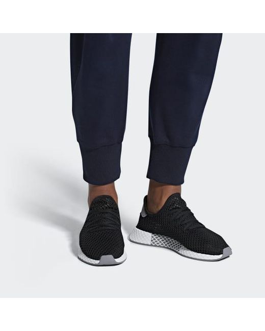 deerupt runner adidas black