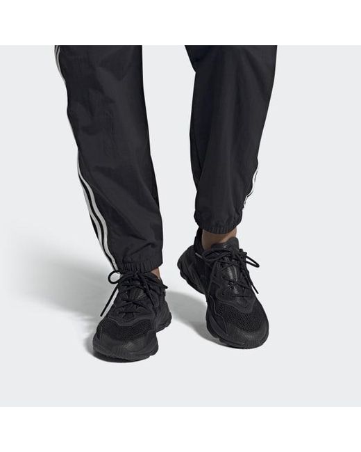 ozweego adidas black