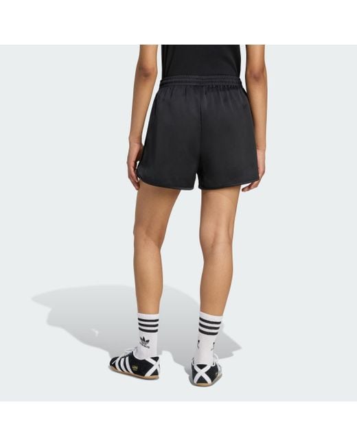 Pantalón Corto De Raso Originals Con Volantes Y 3 Bandas Adidas de color Black