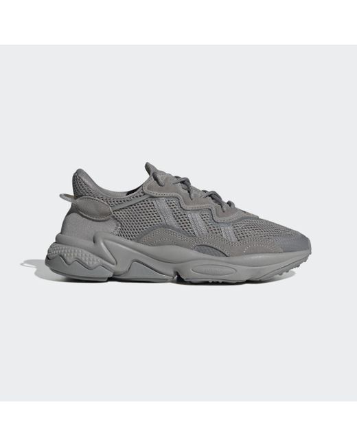 OZWEEGO Shoes di Adidas in Gray