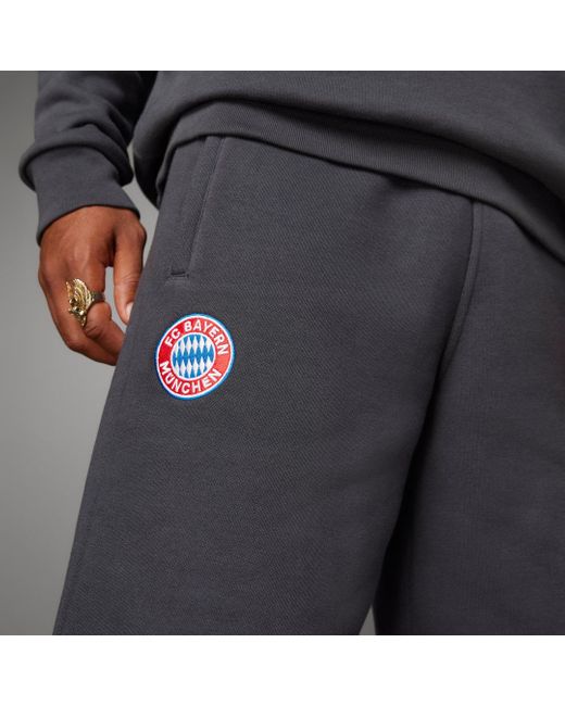 Short Essentials Trefoil FC Bayern München di Adidas in Black da Uomo