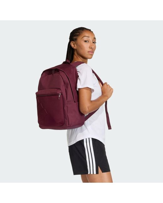 Adidas Red Essentials Rucksack, Aufgeprägtes Logo