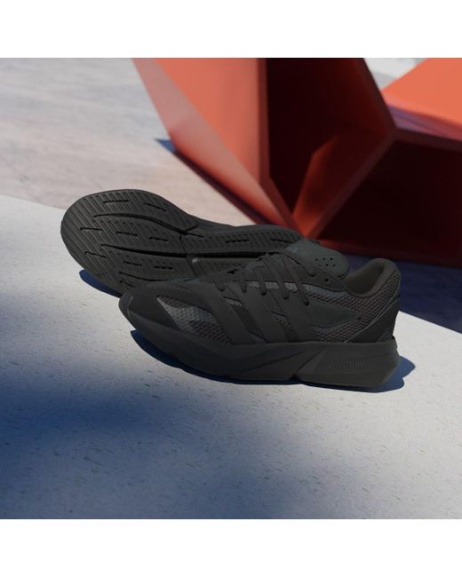 Scarpe Lightblaze di Adidas in Black