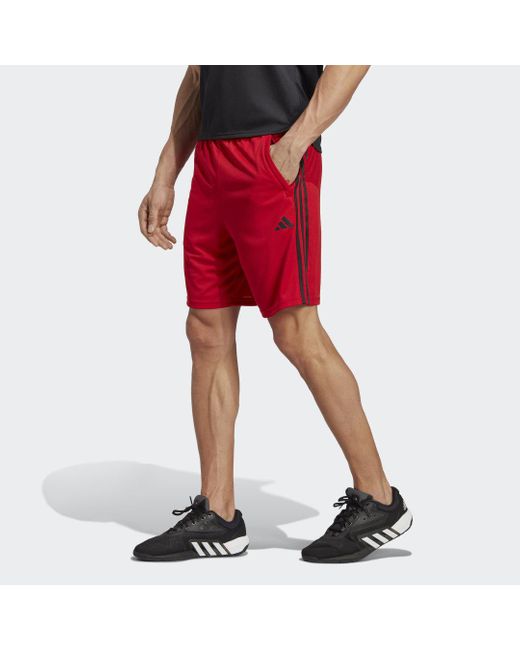 Short Da Allenamento Train Essentials Piqué 3-Stripes di Adidas in Red da Uomo