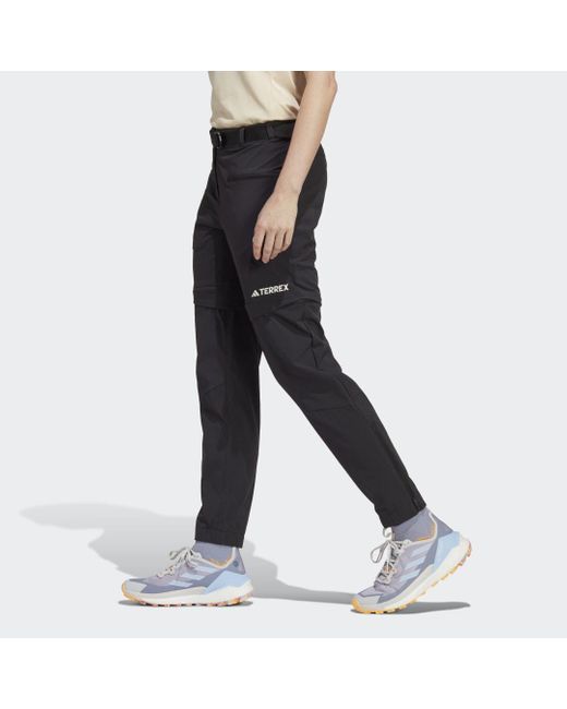 Pantaloni da hiking Terrex Utilitas Zip-Off di Adidas Originals in Black