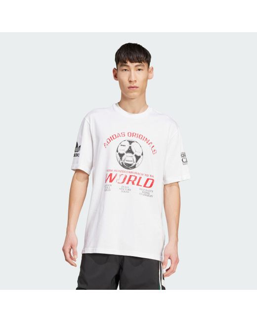 T-Shirt 90S Football Graphic di Adidas in White da Uomo