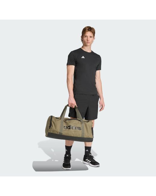 Borsone Linear Medium di Adidas in Green