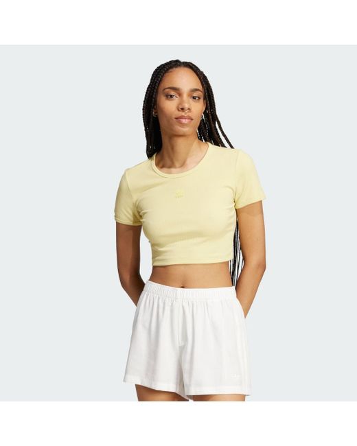 T-Shirt Essentials Ribbed di Adidas in Yellow