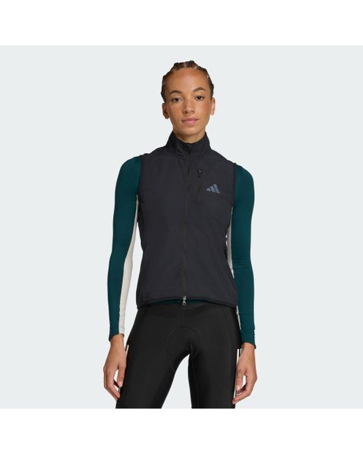 Gilet Antivento Essentials di Adidas in Black