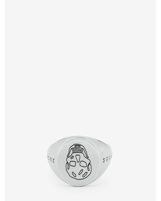 Alexander McQueen Skull Signet Ring in White für Herren