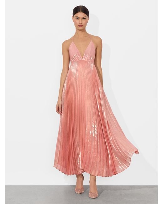 【Alice+Olivia】ADALYN メタリック シルク シフォン ドレス Alice + Olivia Adalyn Halter Maxi Dress in Pink | Lyst